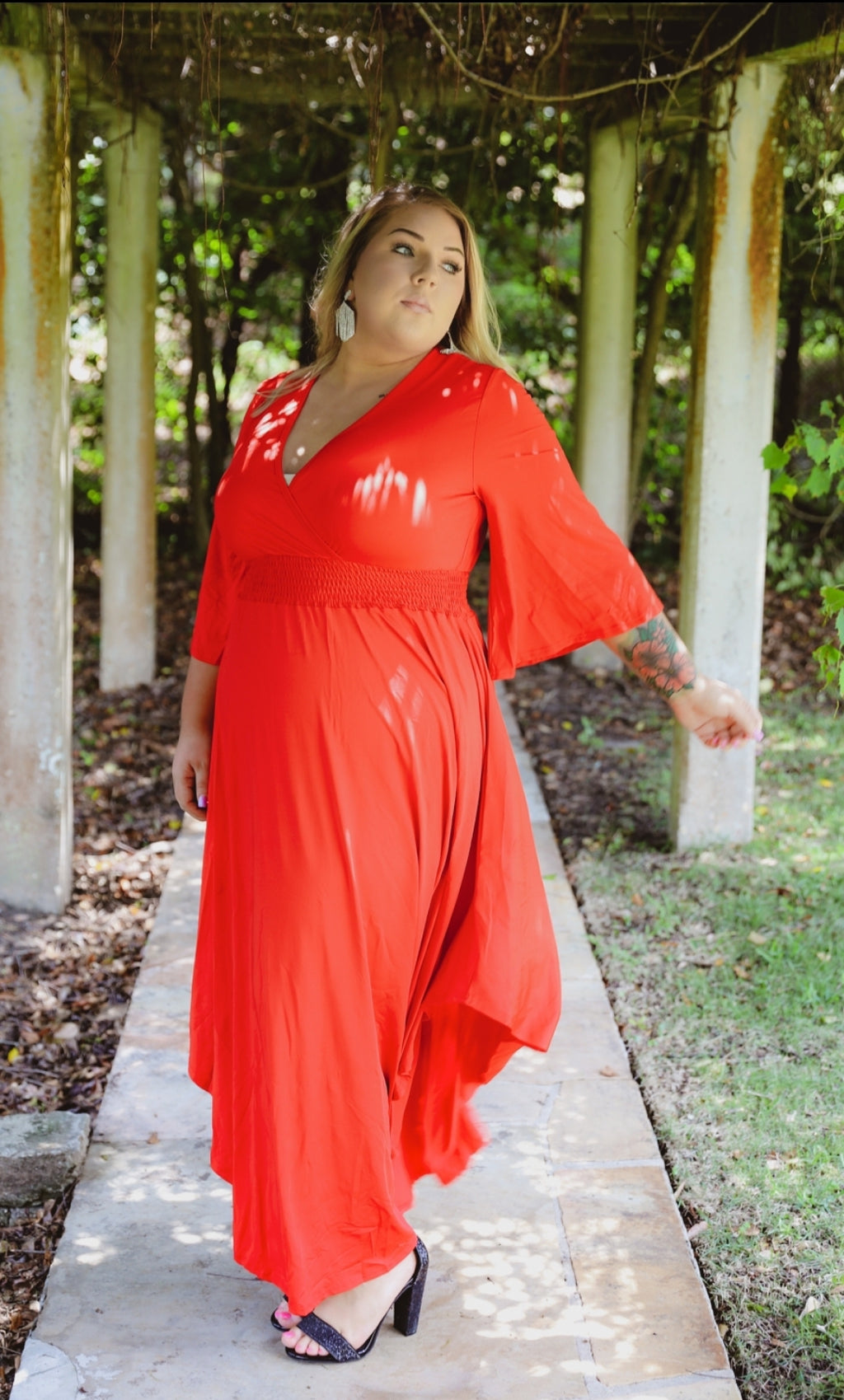 Curvy red dress